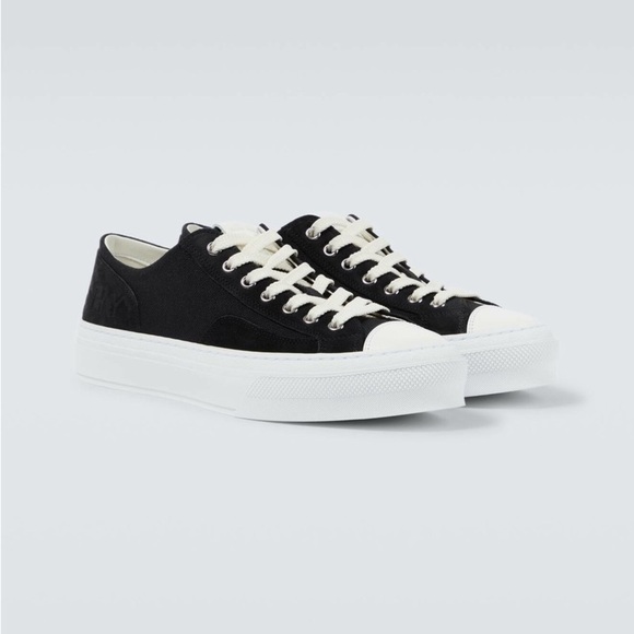 Givenchy City Low-Top Logo Sneakers Black White Size 14 US / 47 EU New With Box - Picture 1 of 9